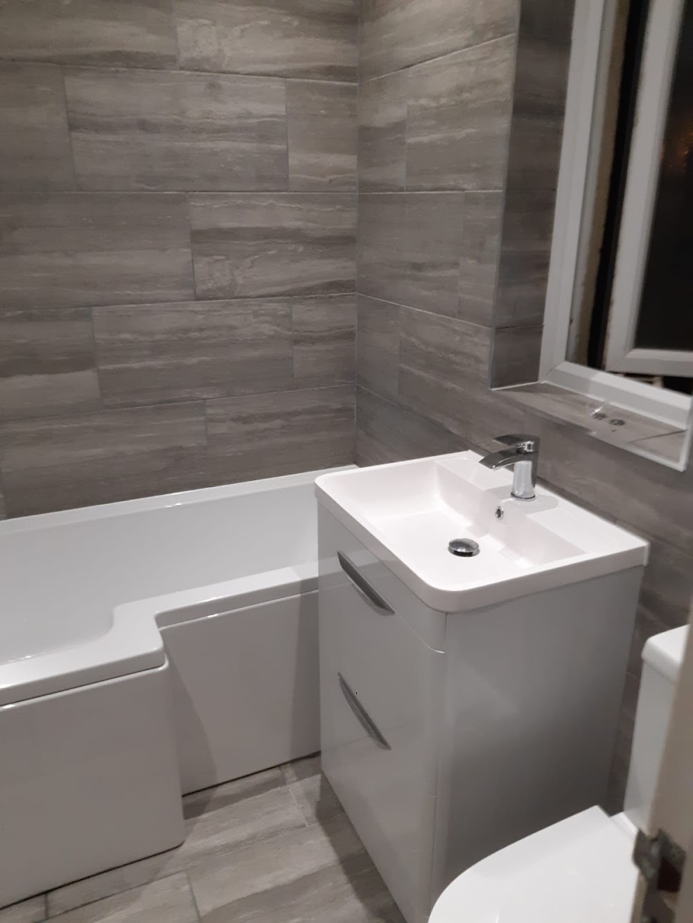 PJL Plumbing & Bathrooms
